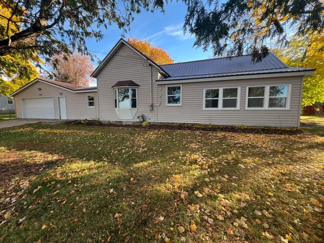 $269,900 | 412 North Darling Avenue, Fremont, MI 49412