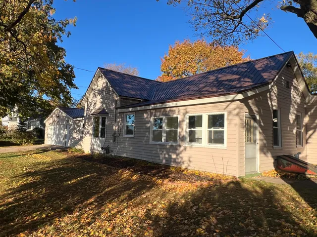 $269,900 | 412 North Darling Avenue, Fremont, MI 49412