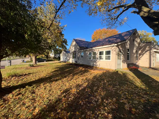 $269,900 | 412 North Darling Avenue, Fremont, MI 49412