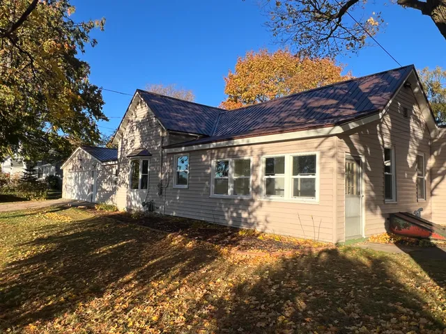 $269,900 | 412 North Darling Avenue, Fremont, MI 49412