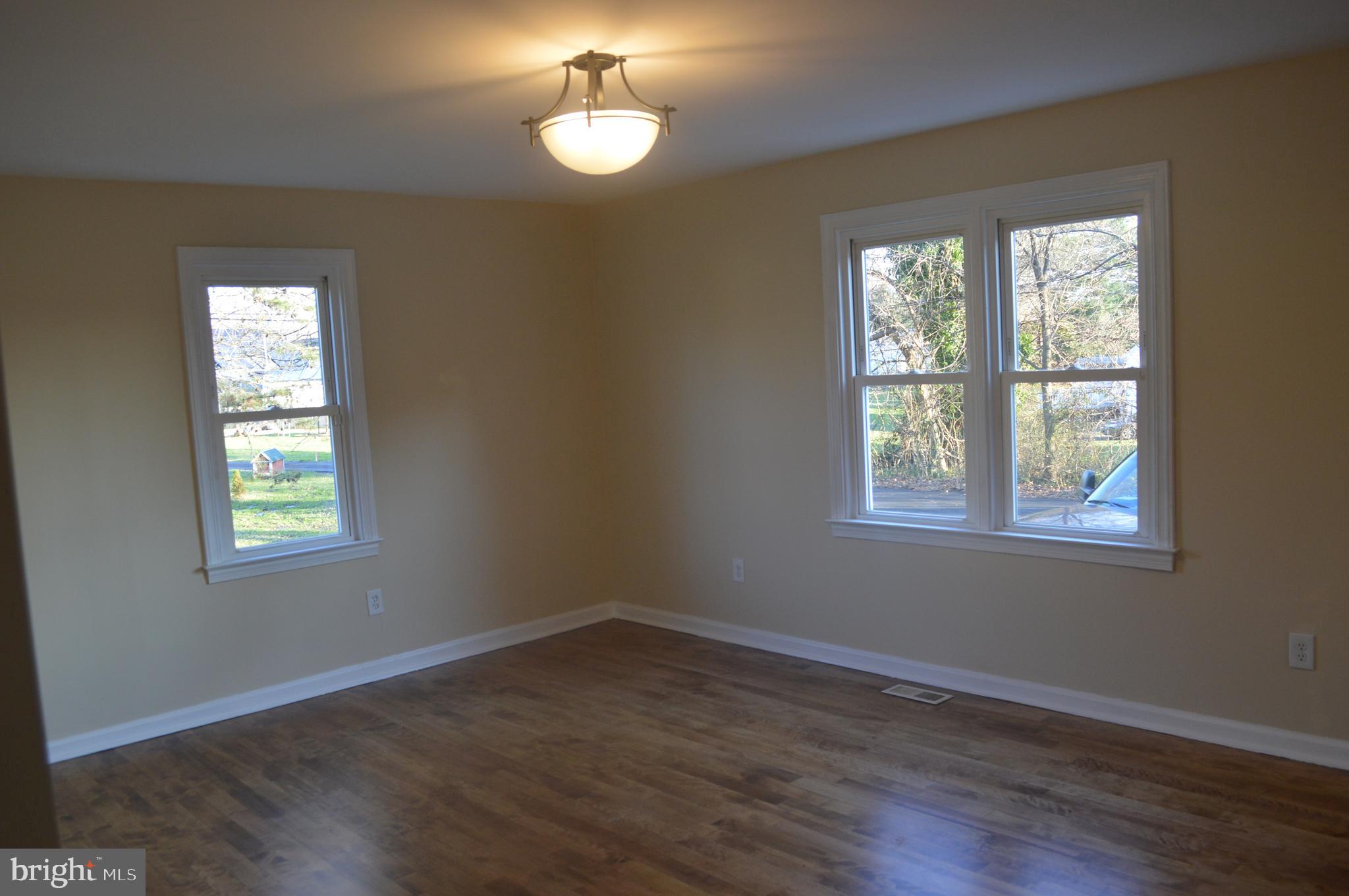 2 Kirk Lane Brookhaven, PA 19015 - Photo 2 of 43 Living room