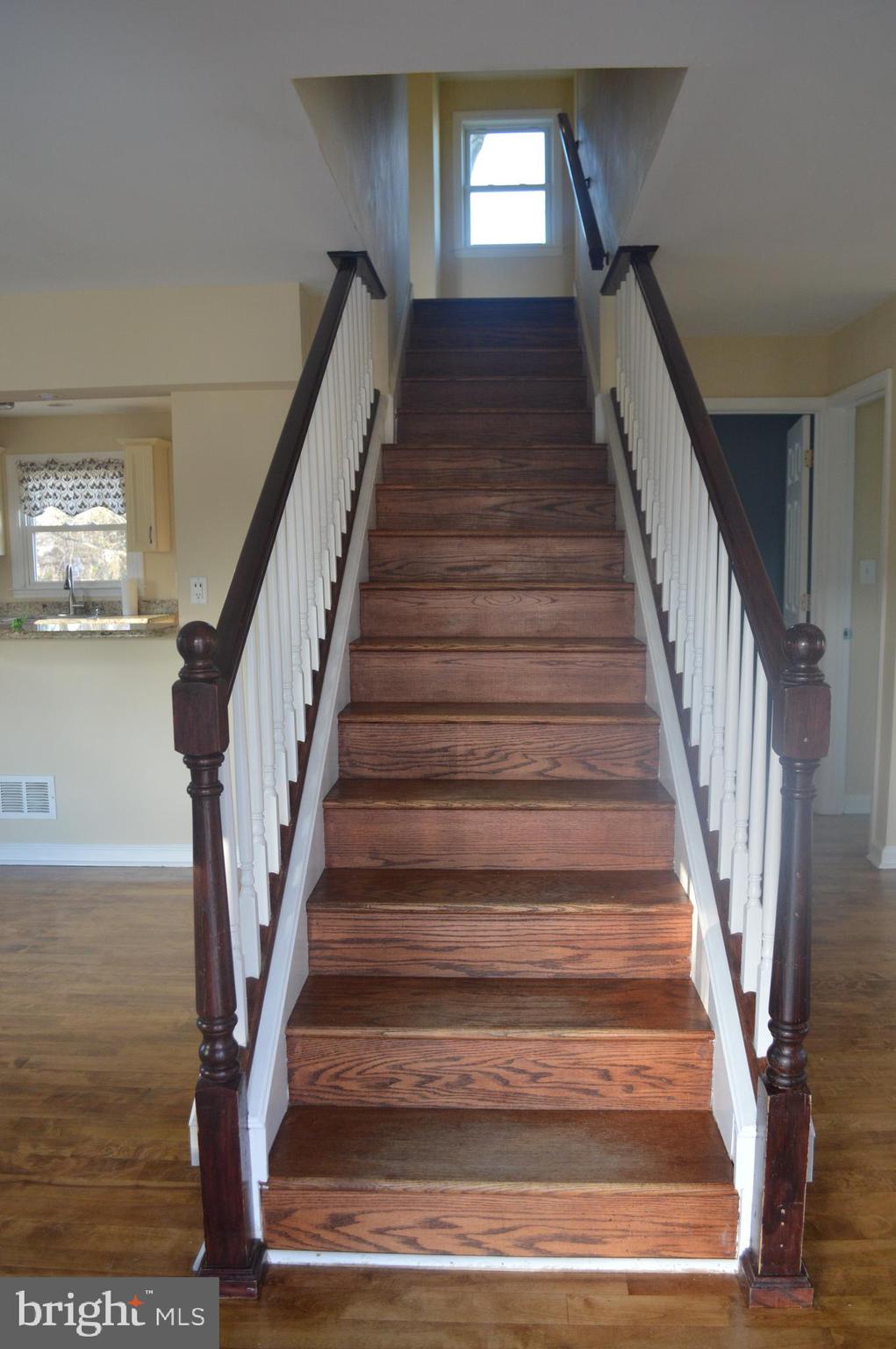 2 Kirk Lane Brookhaven, PA 19015 - Photo 14 of 43 Lovely staircase