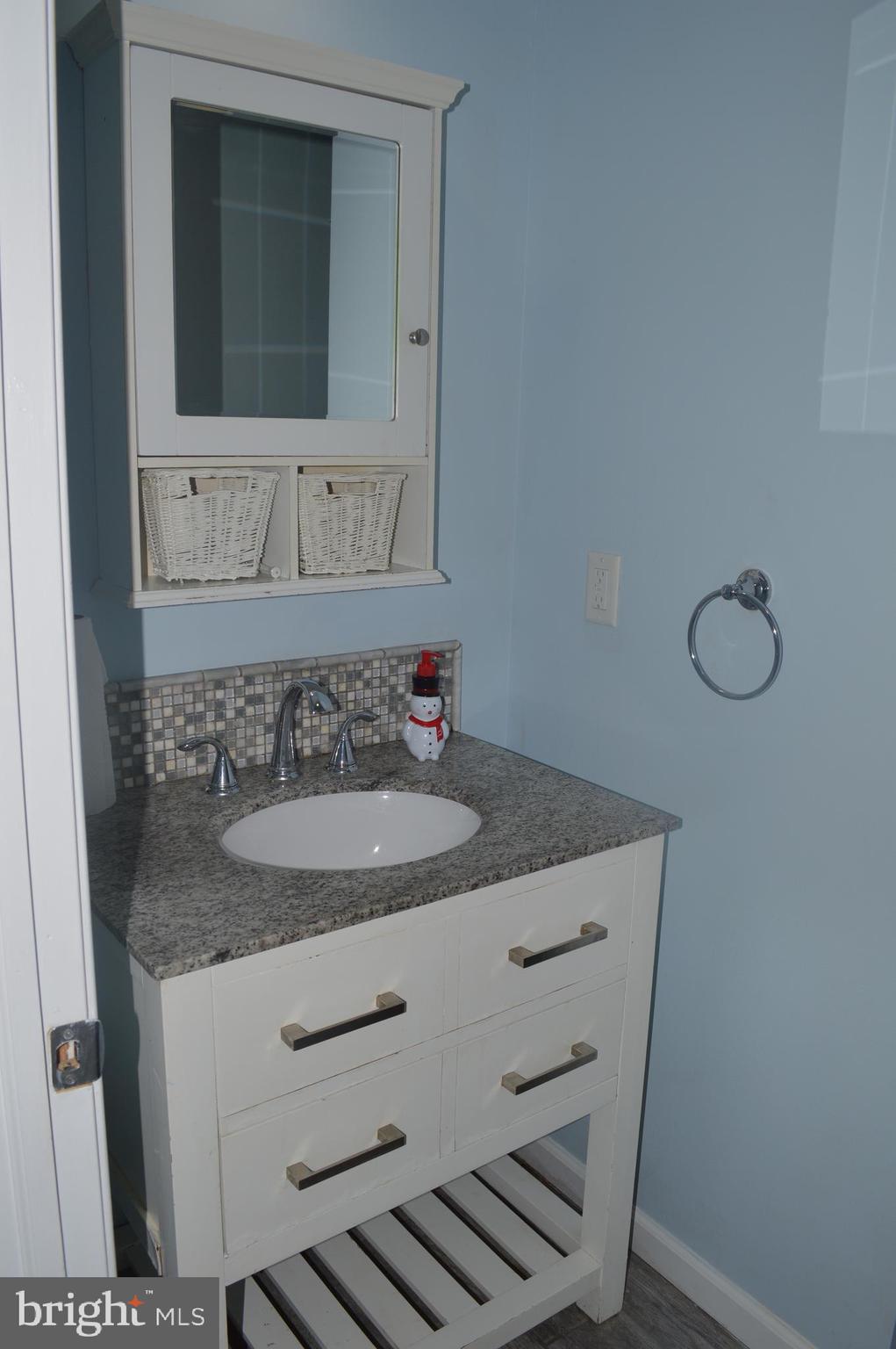 2 Kirk Lane Brookhaven, PA 19015 - Photo 20 of 43 Main level full modern bath