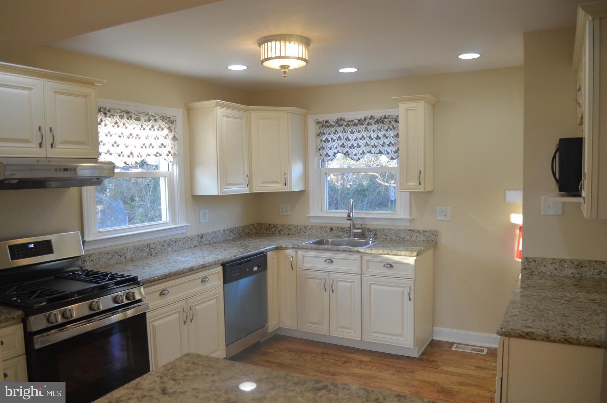 2 Kirk Lane Brookhaven, PA 19015 - Photo 4 of 43 Gorgeous kitchen new appliances
