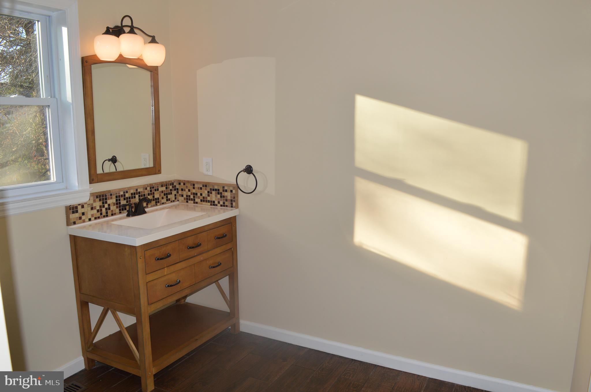 2 Kirk Lane Brookhaven, PA 19015 - Photo 34 of 43 Upper level full bath