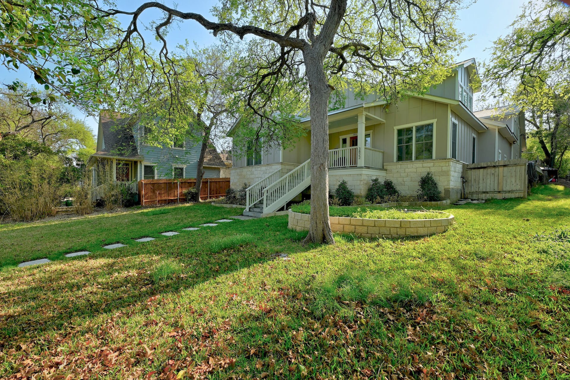 3822 Ridgelea Drive, Unit A Austin, TX 78731 - Photo 2 of 29 Gallery Image 2