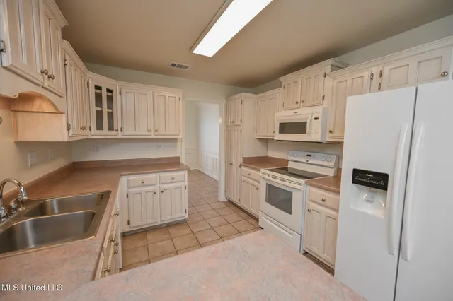 $319,900 | 1123 Tara Drive, Hernando, MS 38632