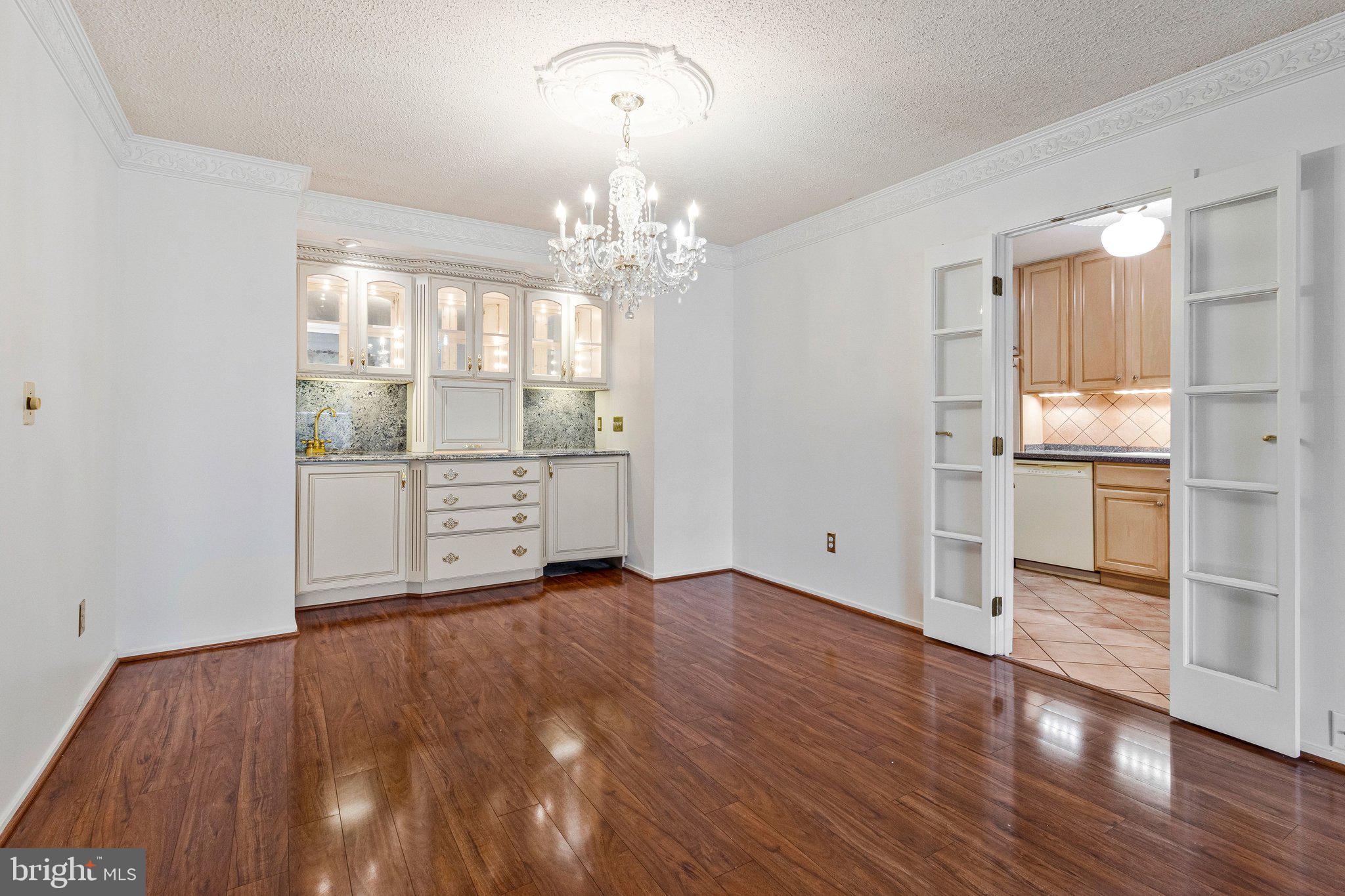 6101 Edsall Road, Unit 407 Alexandria, VA 22304 - Photo 7 of 54 Dining Room, Kitchen