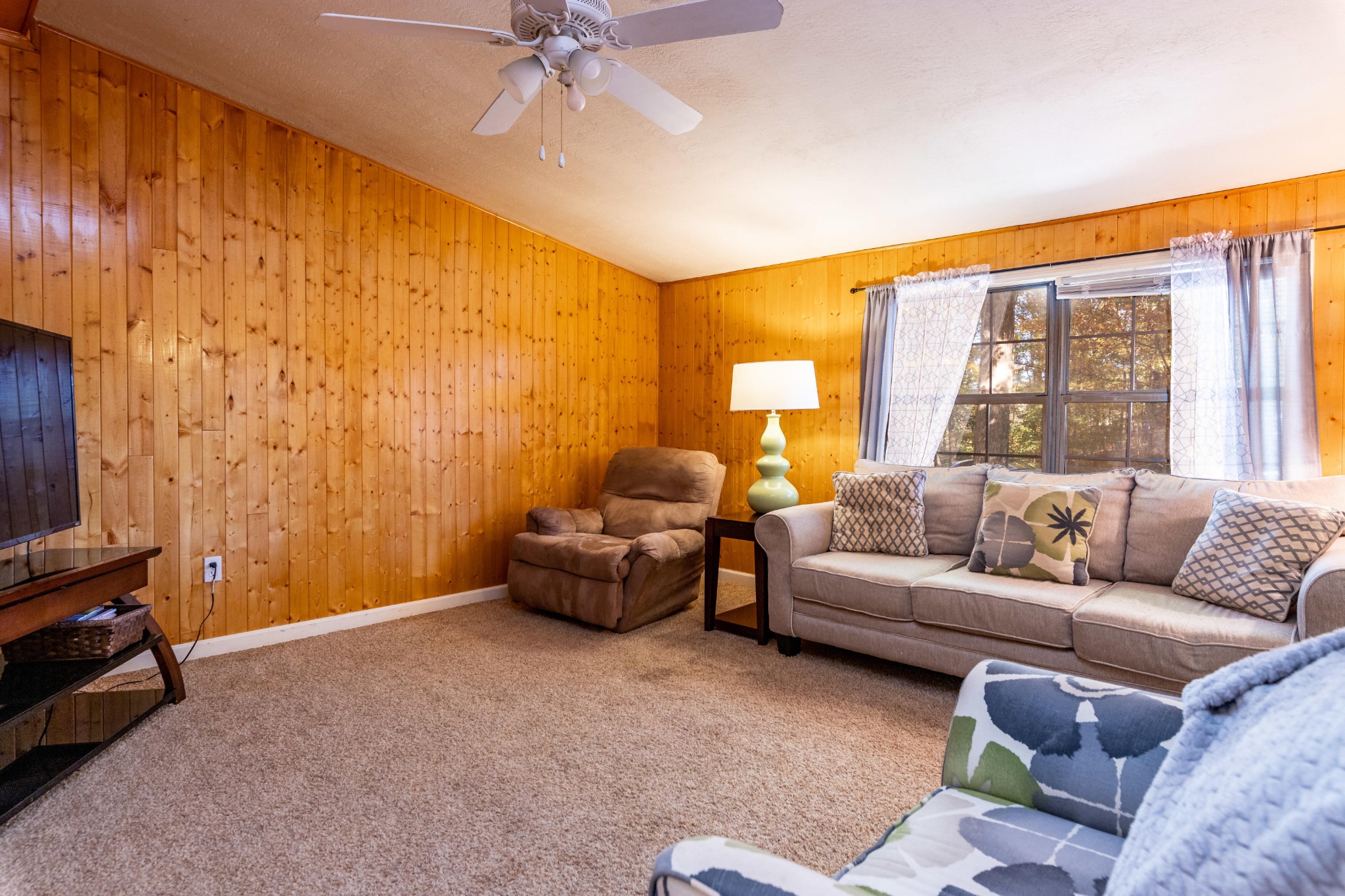 232 Pattie Gap Road Philadelphia, TN 37846 - Photo 7 of 31 a living room with furniture and a large window