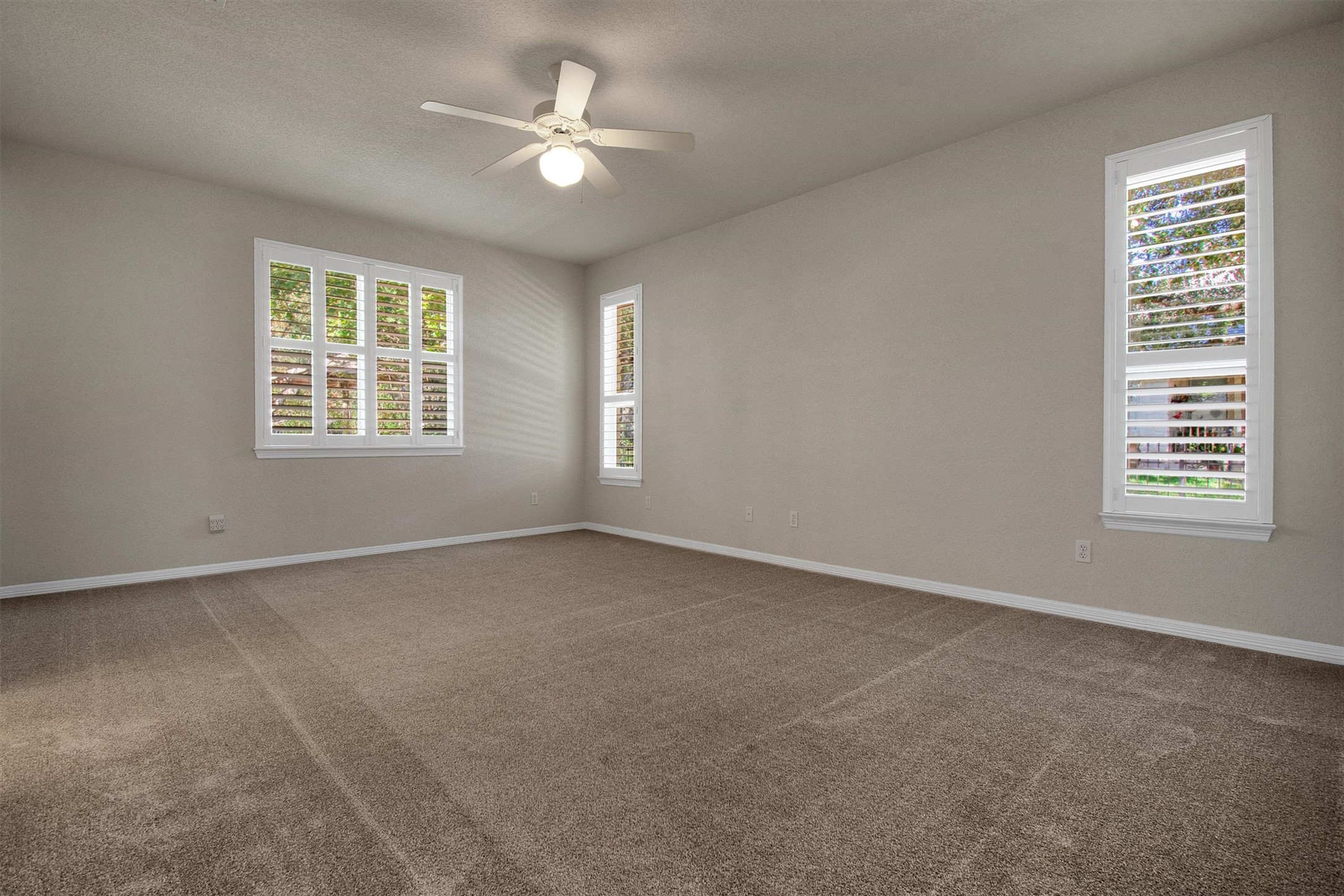 102 Lavaca Lane Georgetown, TX 78628 - Photo 17 of 30 Primary Bedroom (carpet professionally cleaned)
