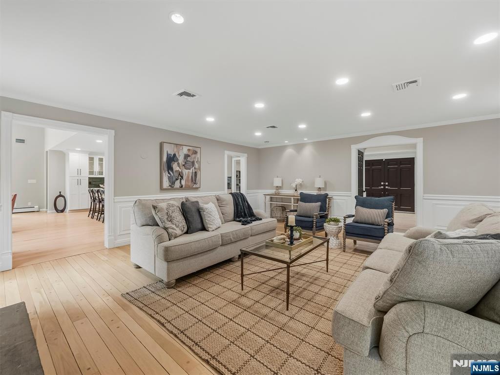 22 Millstream Road Upper Saddle River, NJ 07458 - Photo 5 of 50 Gallery Image 5