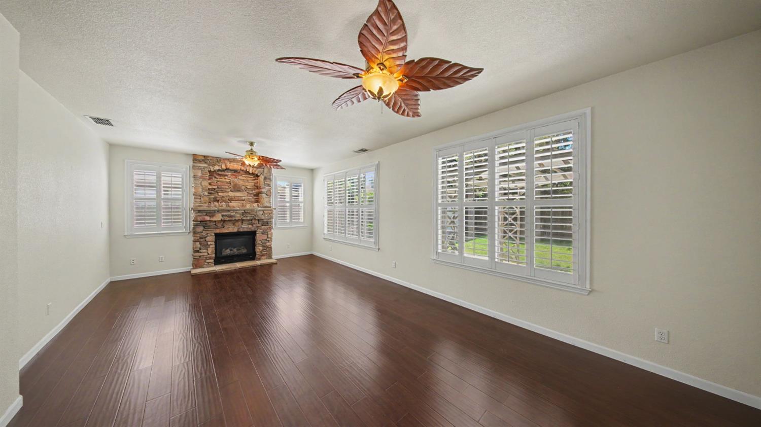 379 John Kamps Way Ripon, CA 95366 - Photo 7 of 43