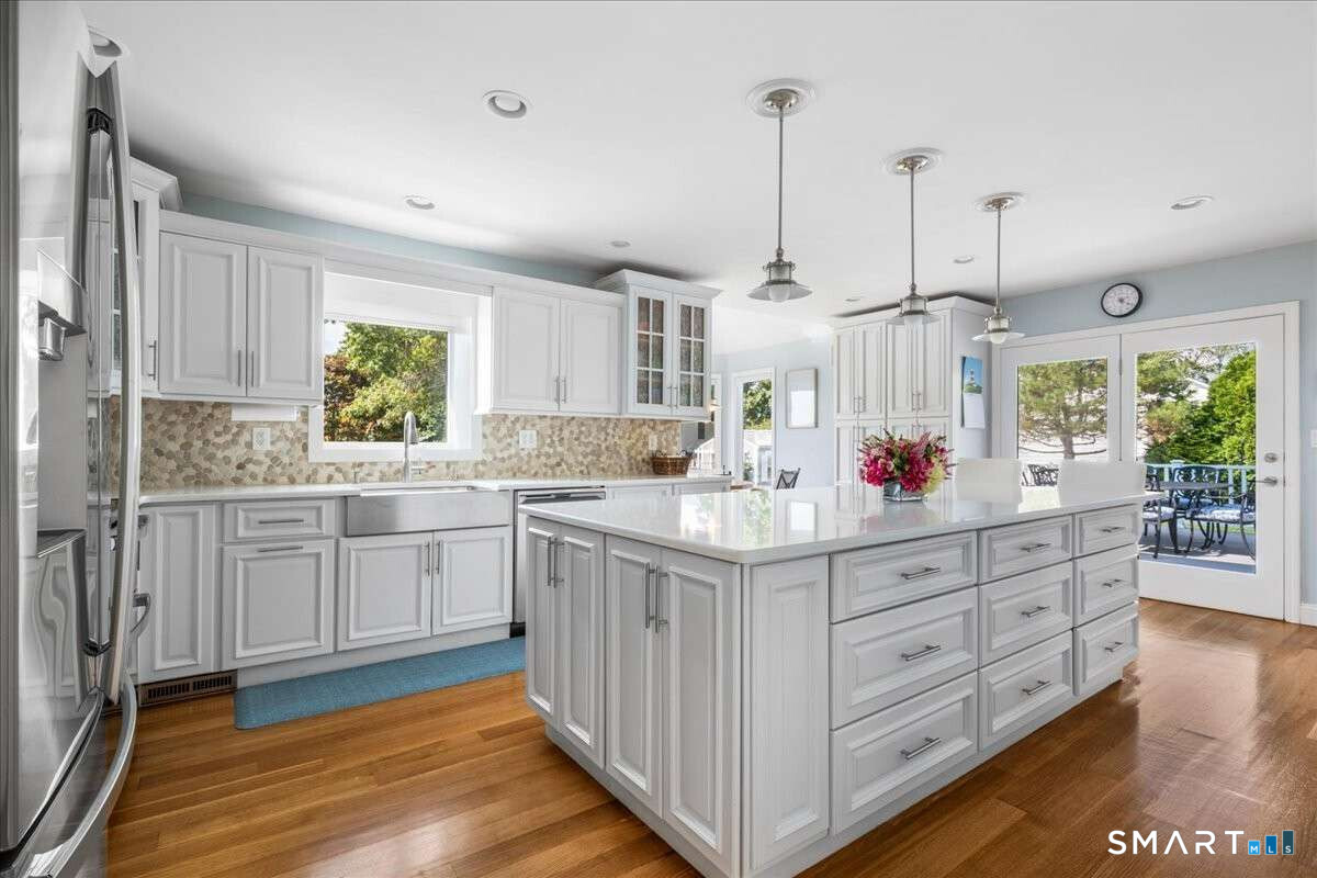 4 Sheffield Cove Road Old Saybrook, CT 06475 - Photo 11 of 40