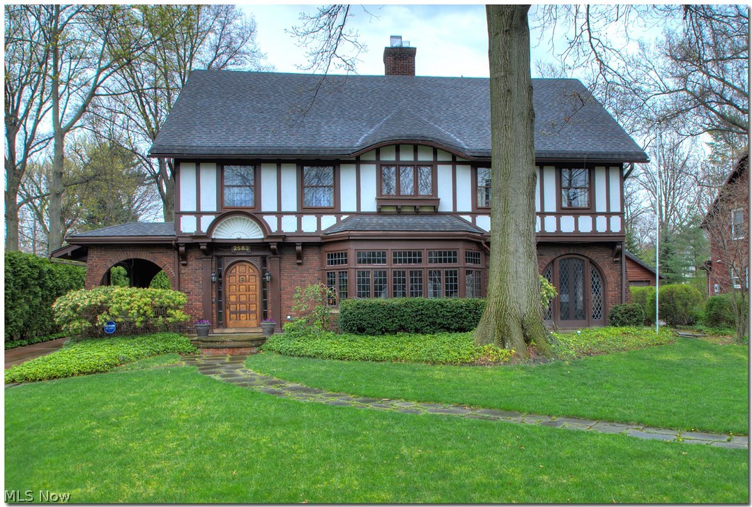 2583 Wellington Road Cleveland, OH 44118 - Photo 1 of 35 Gallery Image 1