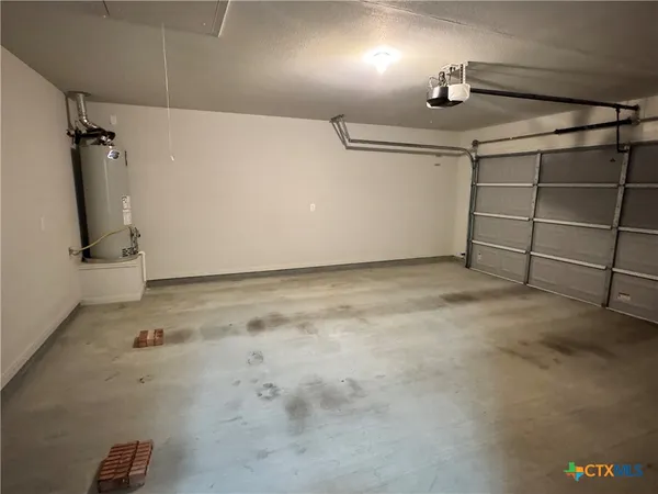 $2,500 | 909 2nd Street, Cuero, TX 77954