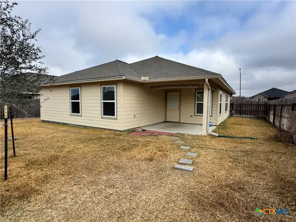 $2,500 | 909 2nd Street, Cuero, TX 77954