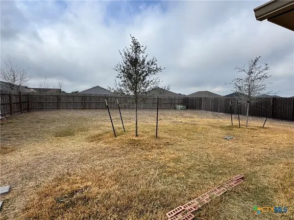 $2,500 | 909 2nd Street, Cuero, TX 77954