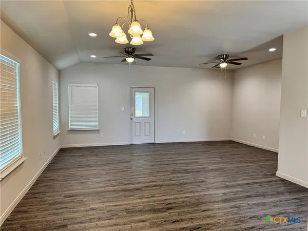 $2,500 | 909 2nd Street, Cuero, TX 77954