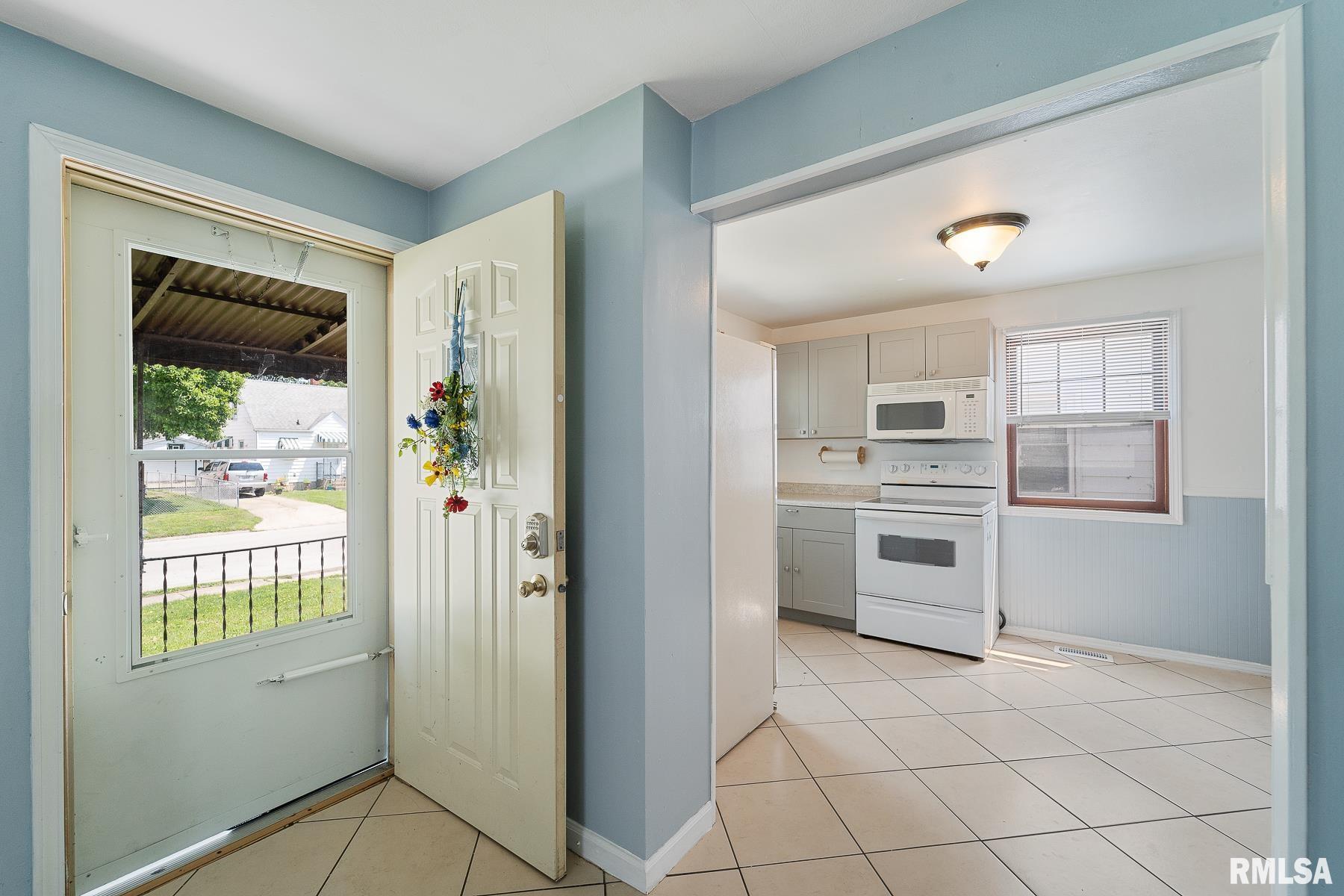 2272 East Keys Avenue Springfield, IL 62702 - Photo 8 of 30