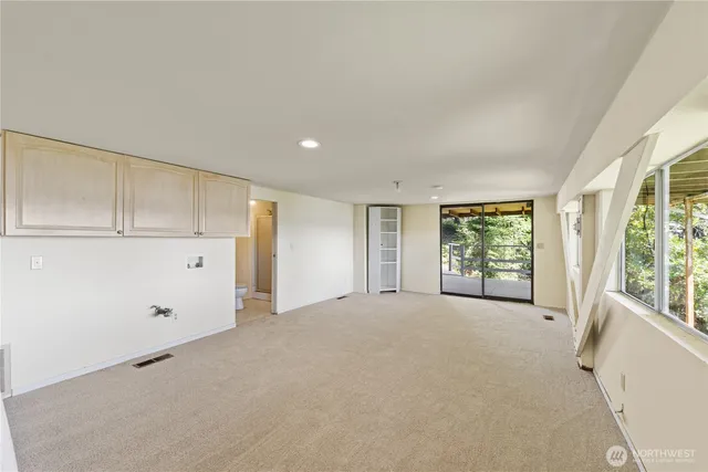 a view of a storage & utility room