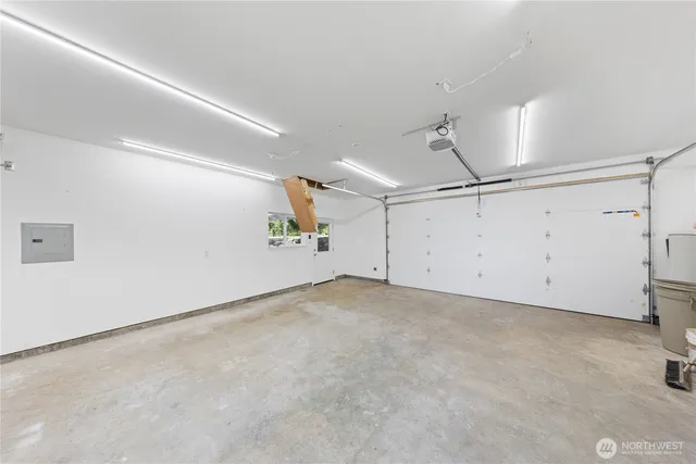 a view of a windows in a room