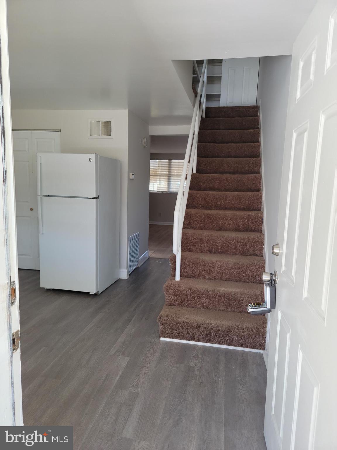 3127 Bero Road Baltimore, MD 21227 - Photo 2 of 18