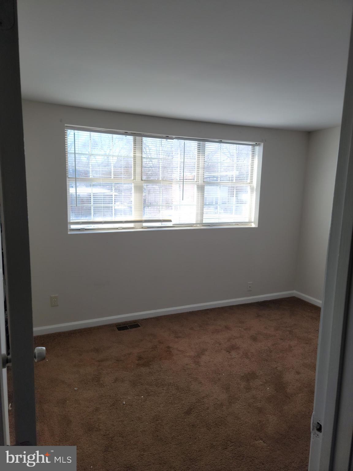 3127 Bero Road Baltimore, MD 21227 - Photo 12 of 18