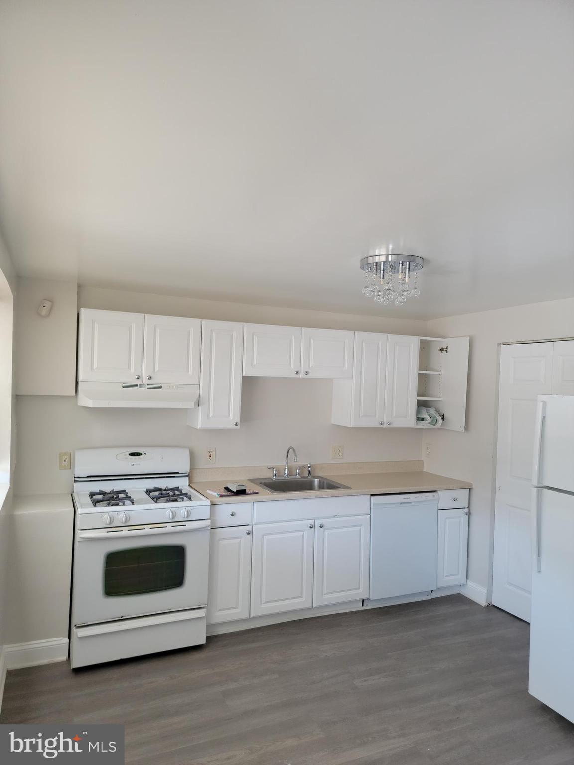 3127 Bero Road Baltimore, MD 21227 - Photo 4 of 18