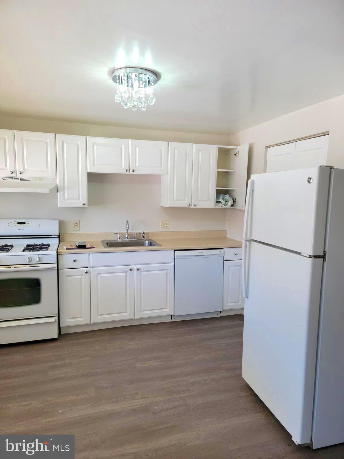 3127 Bero Road Baltimore, MD 21227 - Photo 8 of 18