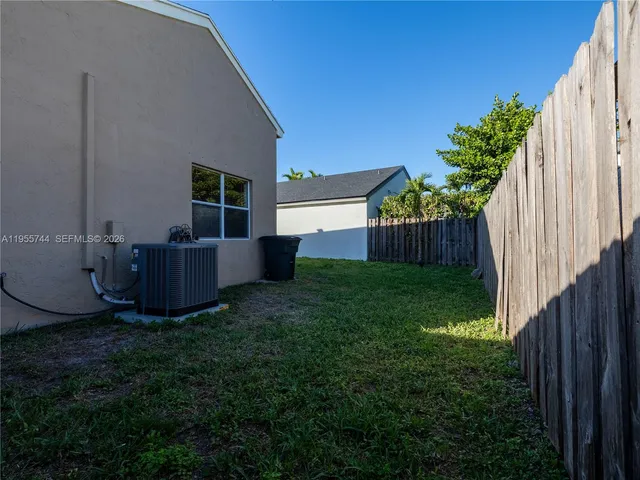 $3,500 | 200 West Riverbend Drive, Sunrise, FL 33326