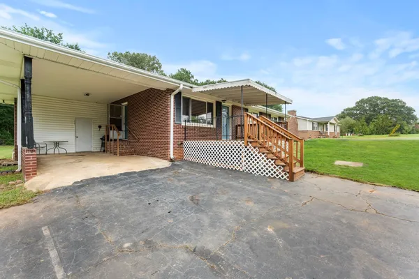 $230,000 | 214 Crawford Circle, Spartanburg, SC 29301