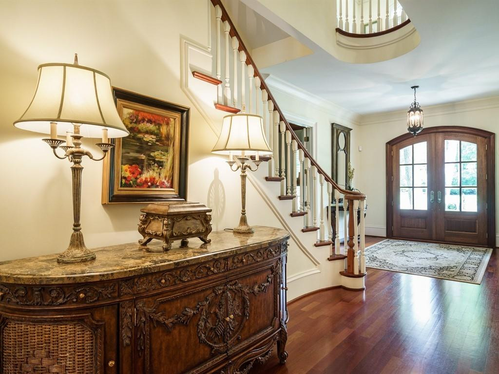 713 Yarmouth Road Raleigh, NC 27607 - Photo 3 of 30 Foyer