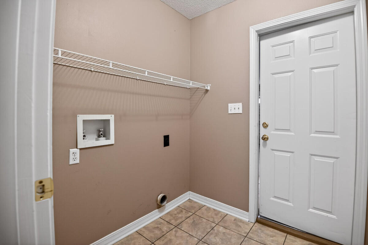 4654 Sunsail Circle Destin, FL 32541 - Photo 20 of 22 a view of utility room