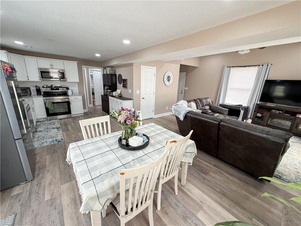 210 South Franklin Street Raymore, MO 64083 - Photo 3 of 19