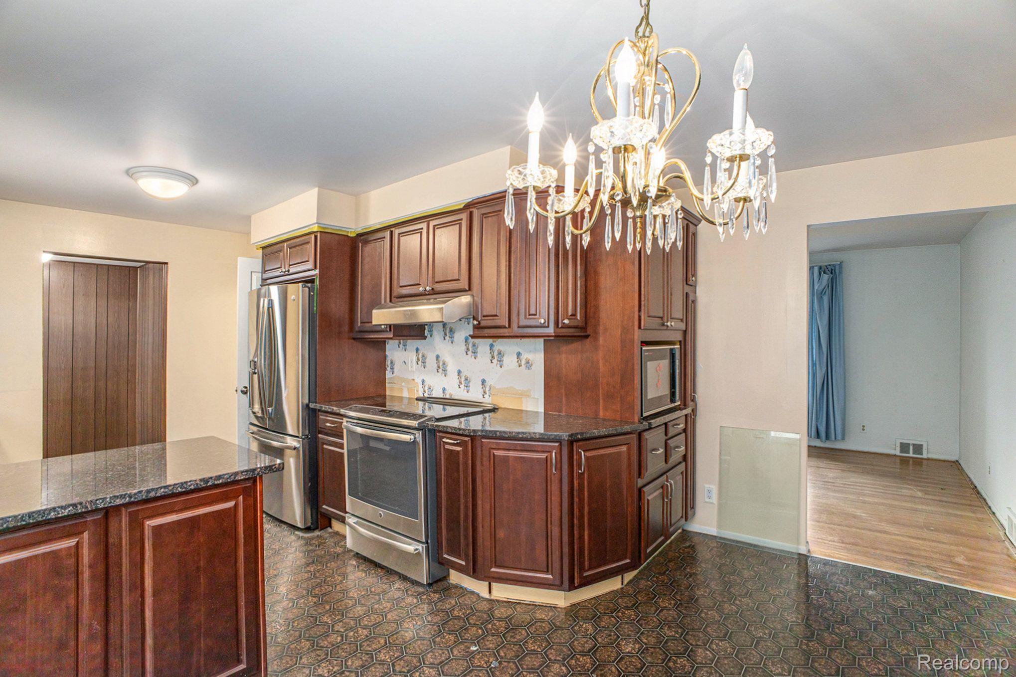 5666 Gibbing Road Utica, MI 48317 - Photo 6 of 20 Gallery Image 6