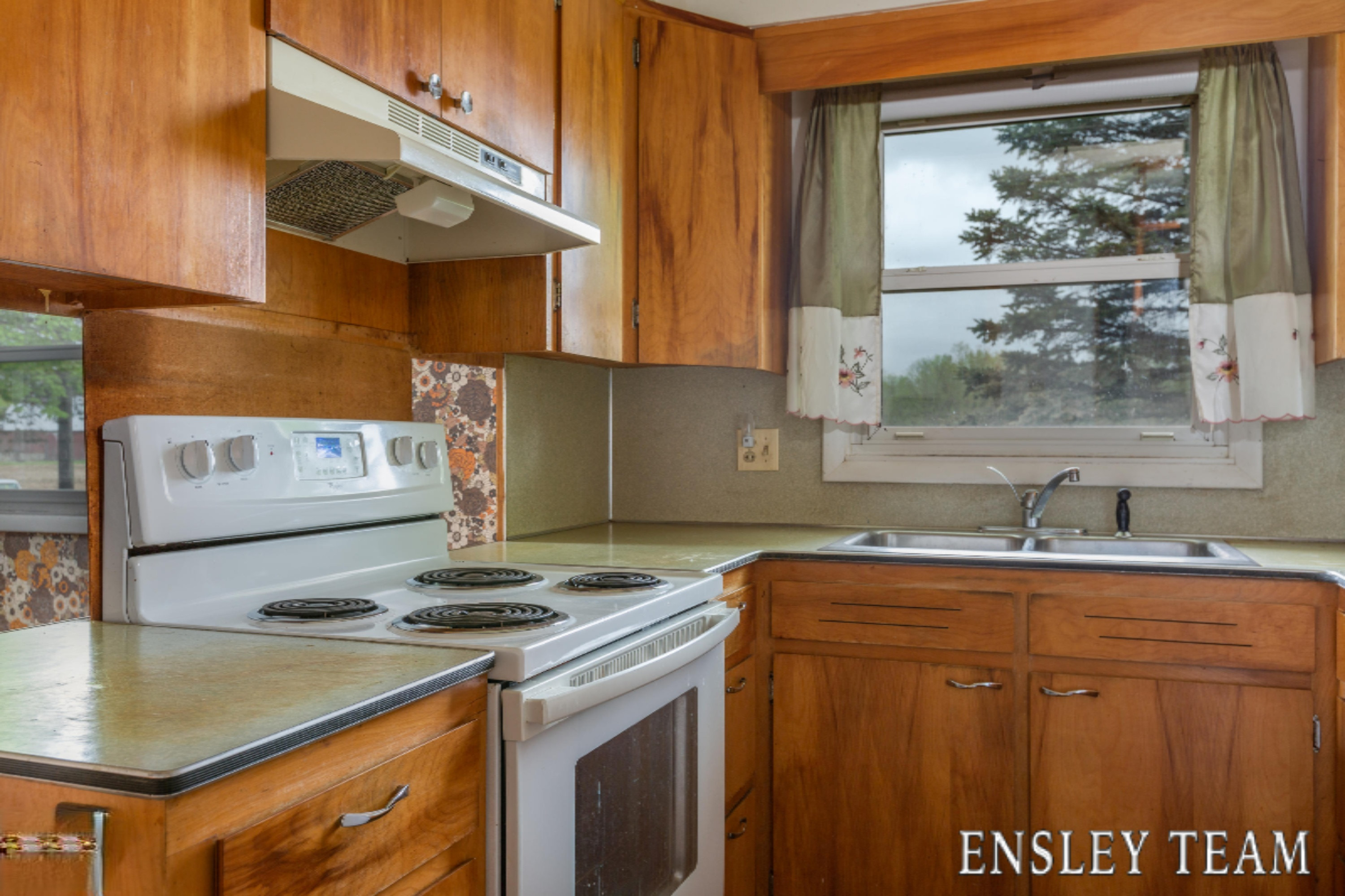 1233 Waldron Road South Crystal, MI 48818 - Photo 12 of 19 Ensley Team-1233 Waldron Rd Crystal-10