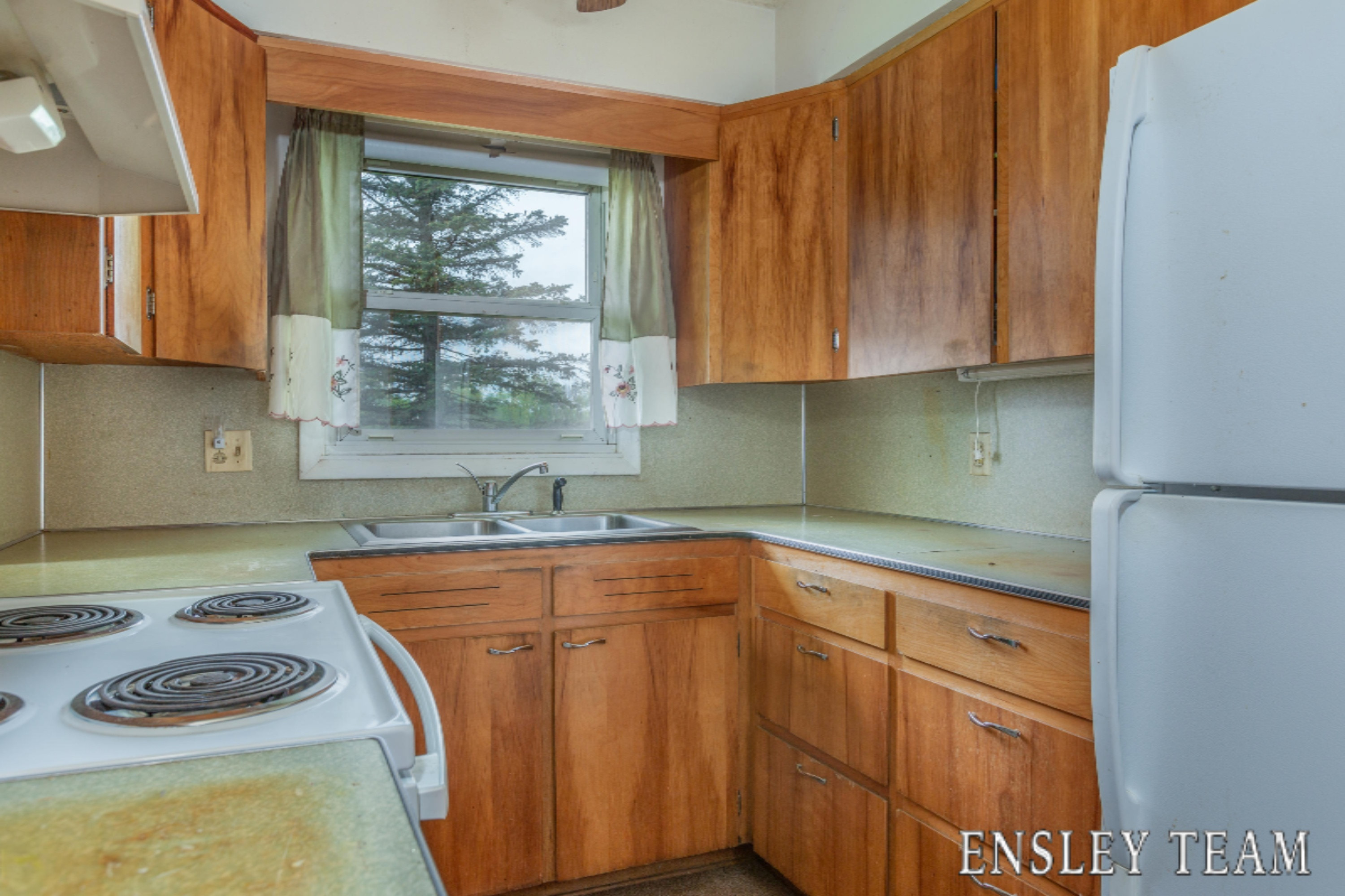 1233 Waldron Road South Crystal, MI 48818 - Photo 13 of 19 Ensley Team-1233 Waldron Rd Crystal-11