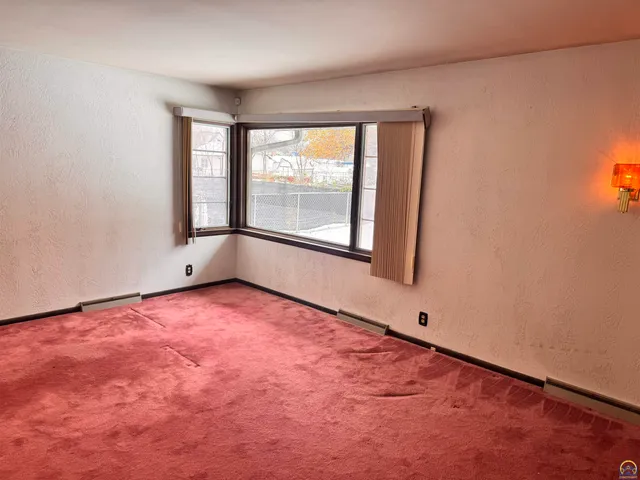 $135,000 | 430 Northeast Wabash Avenue, Topeka, KS 66616