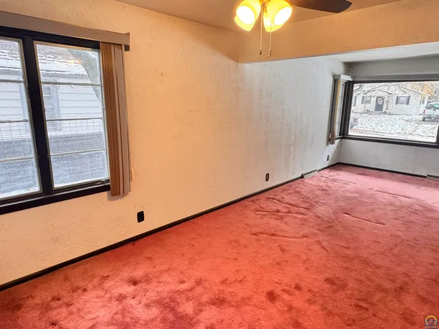 $135,000 | 430 Northeast Wabash Avenue, Topeka, KS 66616