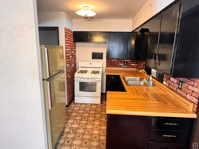 $135,000 | 430 Northeast Wabash Avenue, Topeka, KS 66616