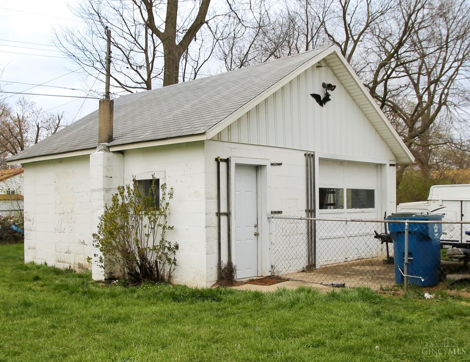 2337 Valley Pike Riverside, OH 45404 - Photo 5 of 16