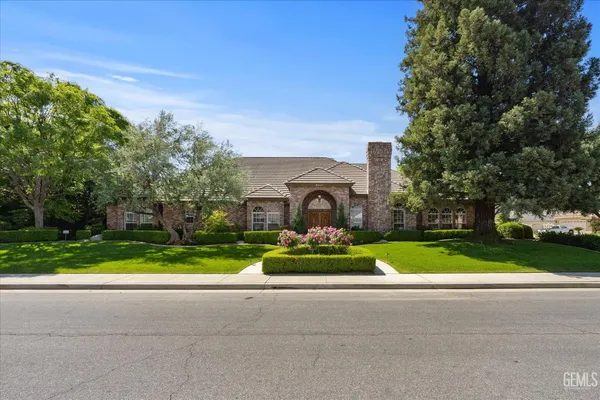 $895,000 | Undisclosed Address, Bakersfield, CA 93311