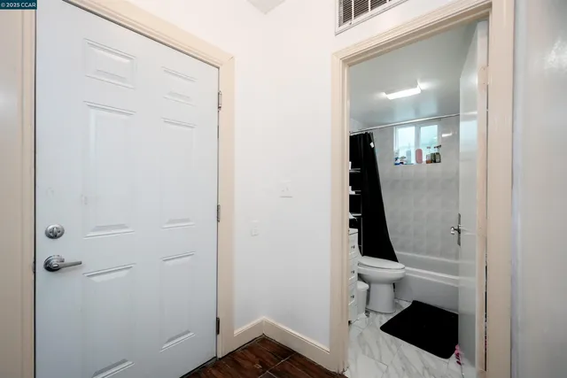 $720,000 | 2510 East 21st Street, Oakland, CA 94601