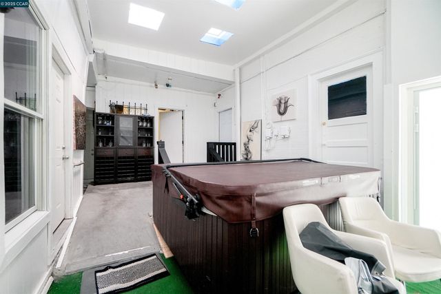 $675,000 | 2510 East 21st Street, Oakland, CA 94601