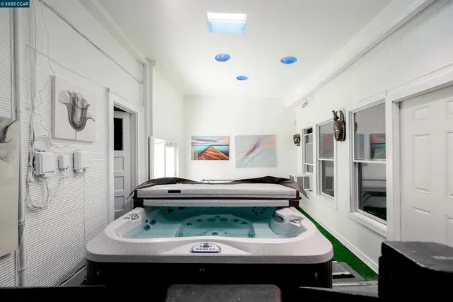 $720,000 | 2510 East 21st Street, Oakland, CA 94601