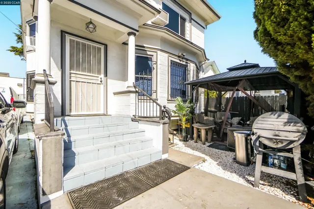 $720,000 | 2510 East 21st Street, Oakland, CA 94601