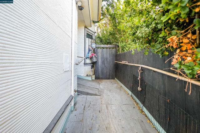 $675,000 | 2510 East 21st Street, Oakland, CA 94601