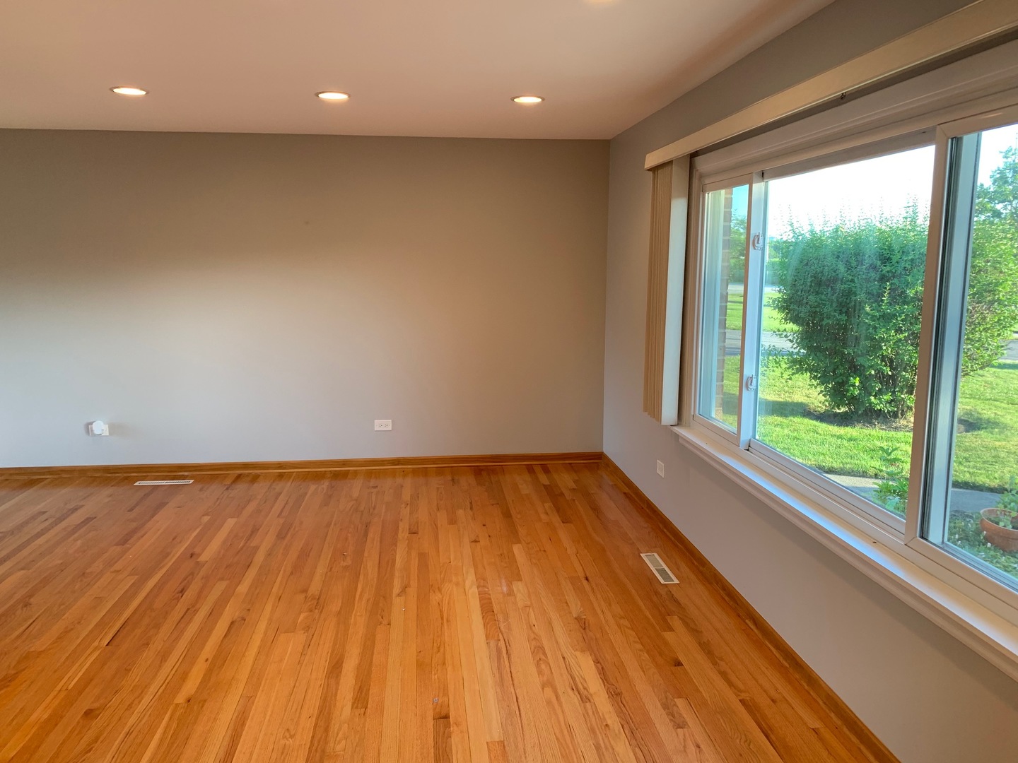 3608 East Frontage Road Rolling Meadows, IL 60008 - Photo 2 of 22