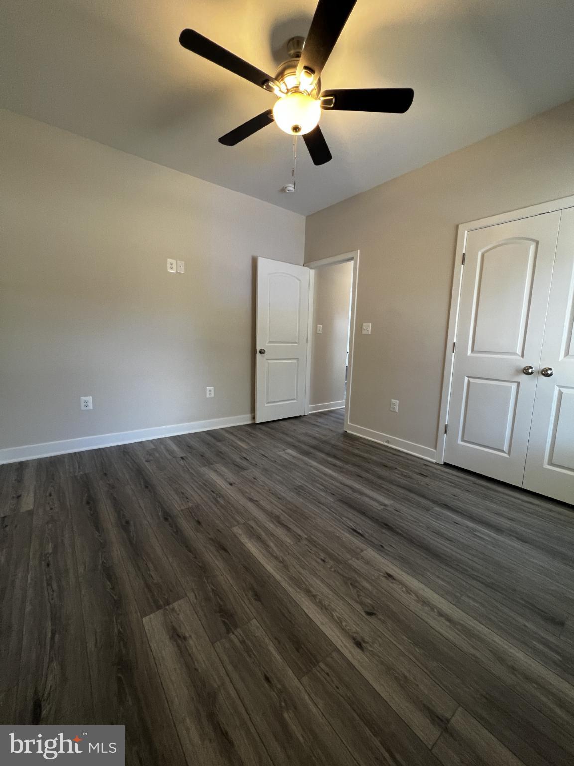 38 Meadow View Lane Colonial Beach, VA 22443 - Photo 19 of 44 Spacious room with modern finishes.