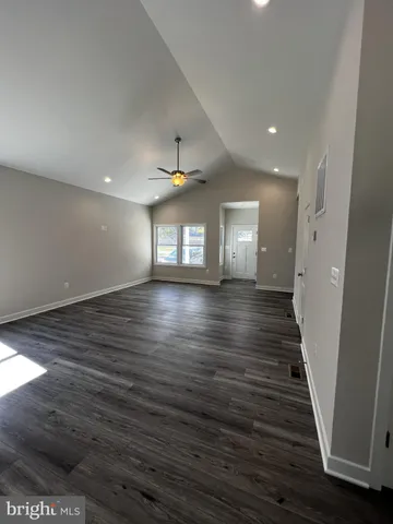 $2,195 | 38 Meadow View Lane, Colonial Beach, VA 22443